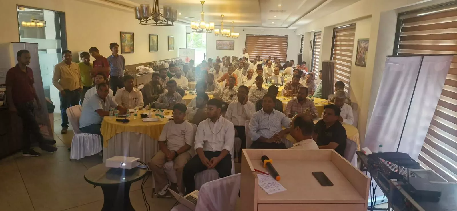 रासी सीड्स द्वारा विक्रेता गोष्ठी का आयोजन रासी सीड्स द्वारा विक्रेता गोष्ठी का आयोजन