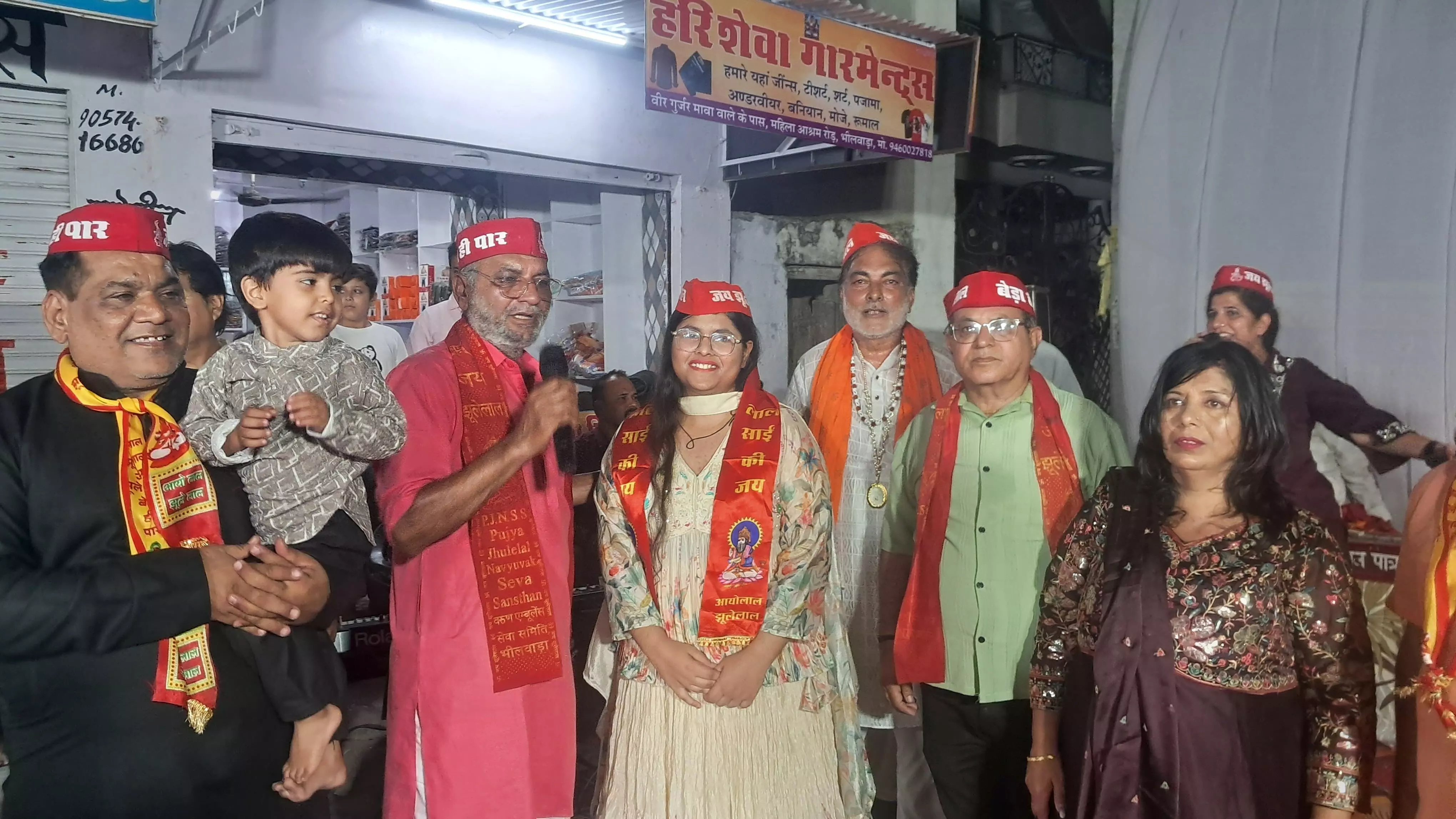 निहलानी का आई आई टी में उत्तीर्ण होने पर सिन्धी समाज ने किया सम्मान निहलानी का आई आई टी में उत्तीर्ण होने पर सिन्धी समाज ने किया सम्मान