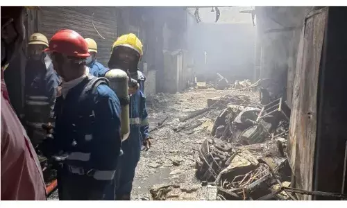 हैदराबाद में  एक इमारत में आग लगने से 8 बच्चों समेत 17 लोगों की मौतआ