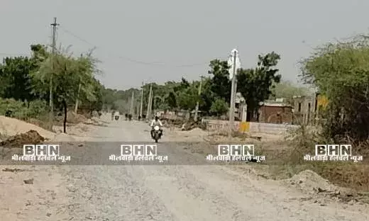नेशनल हाईवे 148डी को जोड़ने वाली ईटडियां सड़क खुर्द-बुर्द, क्षेत्र के ग्रामीण परेशान