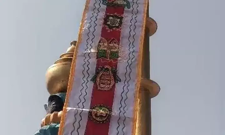 सुवाणा स्थित मुलनायक पाश्र्वनाथ मंदिर पर चढाई धर्मध्वजा