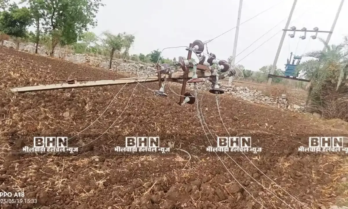 श्यामगढ़ गांव में तेज हवा से प्रधानमंत्री आवास निर्माणधिन मकान की दीवार गिरी