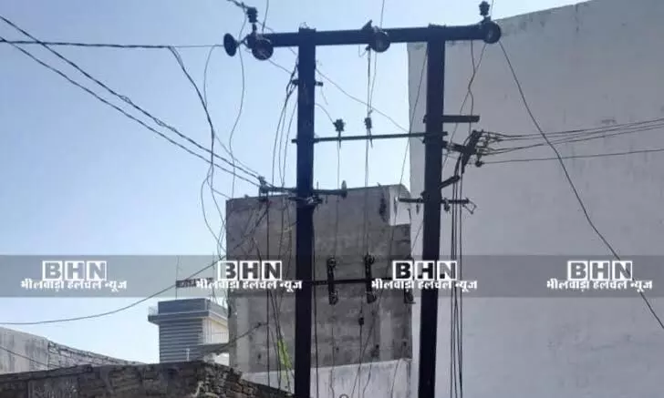 कल शाम चार बजे से बिजली गुल, गर्मी में बेहाल आमजन कल शाम चार बजे से बिजली गुल, गर्मी में बेहाल आमजन