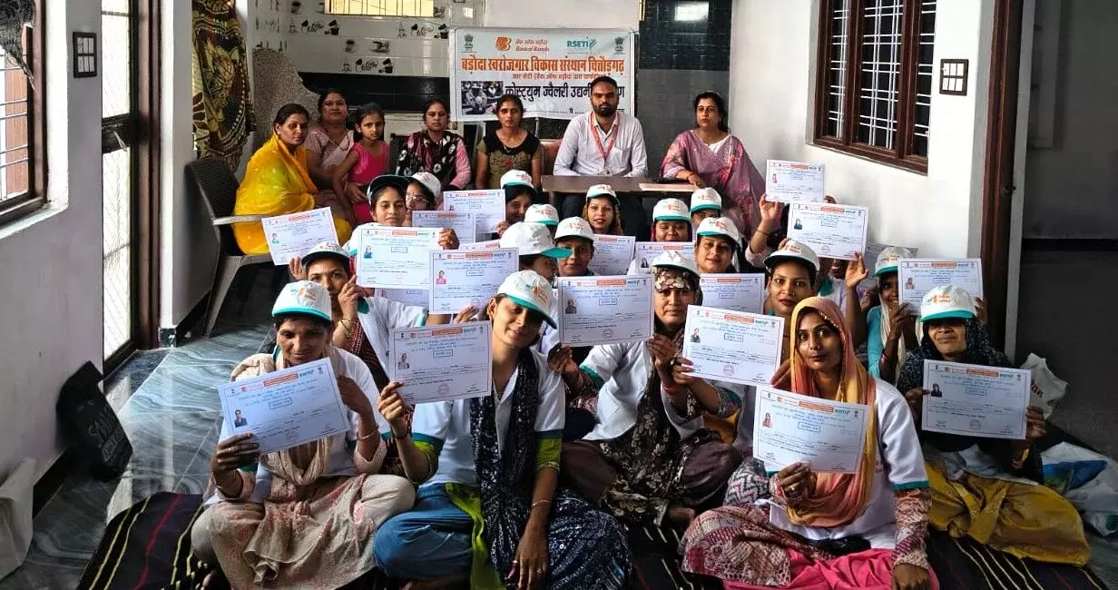 निःशुल्क प्रशिक्षण का समापन निःशुल्क प्रशिक्षण का समापन