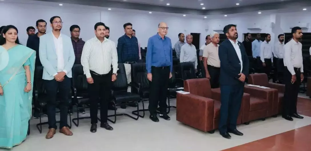 मुंबई से आए विशेषज्ञों ने दी महत्वपूर्ण जानकारी मुंबई से आए विशेषज्ञों ने दी महत्वपूर्ण जानकारी