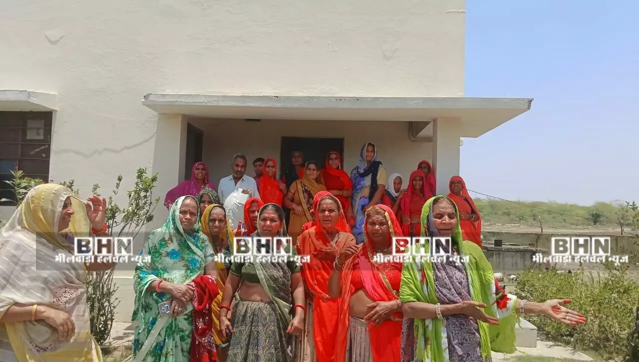 भीषण गर्मी में पानी की किल्लत, ककरोलिया माफी की महिलाओ ने चंबल प्लांट पर किया प्रदर्शन, सौंपा ज्ञापन भीषण गर्मी में पानी की किल्लत, ककरोलिया माफी की महिलाओ ने चंबल प्लांट पर किया प्रदर्शन, सौंपा ज्ञापन