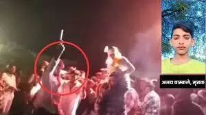 मामा ने नाचते हुए भांजे को मारी गोली, सिर के आर-पार निकली, फिर भी नाचता रहा आरोपी मामा ने नाचते हुए भांजे को मारी गोली, सिर के आर-पार निकली, फिर भी नाचता रहा आरोपी