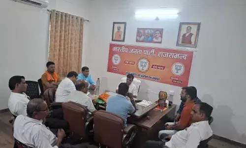 तिरंगा यात्रा की व्यवस्था को लेकर आयोजन समिति की हुई बैठक