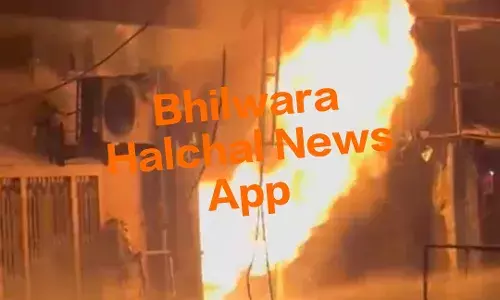 मोबाइल शॉप में लगी भीषण आग, मची अफरातफरी