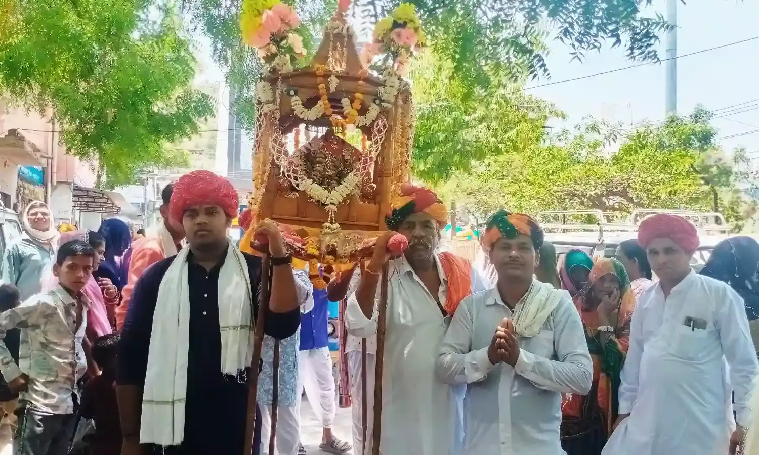 माली समाज ने भगवान लक्ष्मी नारायण मंदिर का 35 वां वार्षिकोत्सव धूमधाम से मनाया,  निकाली शोभायात्रा