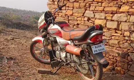 लाडपुरा बस स्टैंड से मोटर साइकिल चोरी