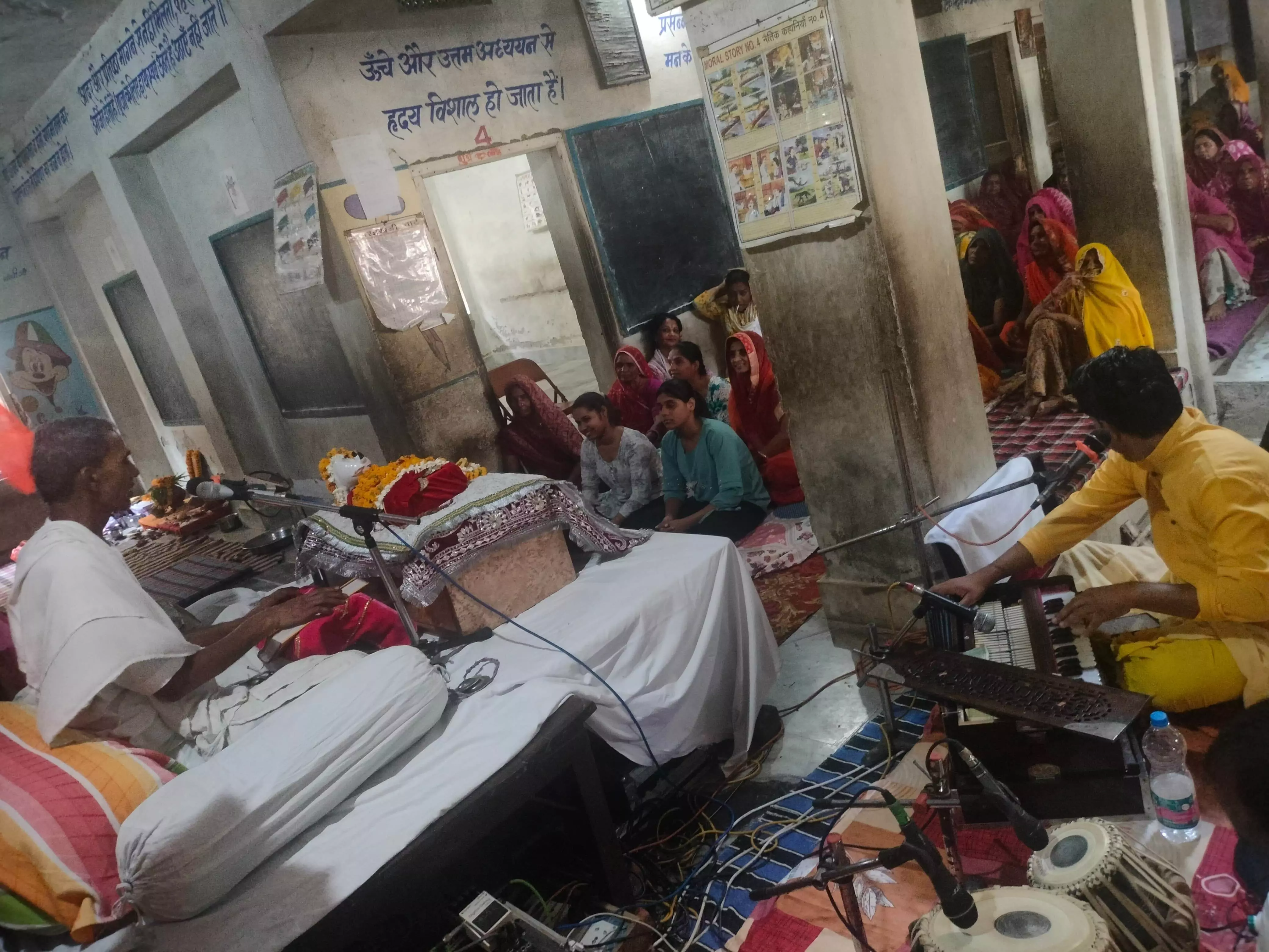भागवत महापुराण पर महंसों की सरिता है- अशोक