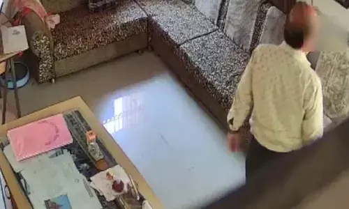 स्कूल में रंगरलियां मनाने वाले मास्टर-मास्टरनी के मामले में आया नया मोड़, झूठे शपथ पत्र को लेकर अब ये लोचा