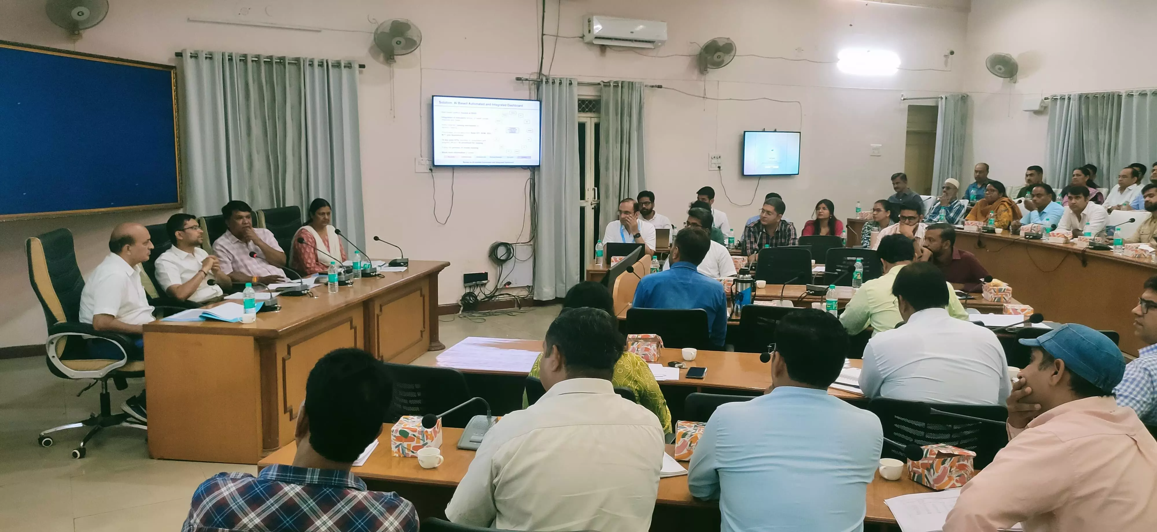 कलक्टर नमित मेहता ने ली जिला स्वास्थ्य समिति की बैठक, मौसमी बीमारियों की रोकथाम के लिए दिये निर्देश कलक्टर नमित मेहता ने ली जिला स्वास्थ्य समिति की बैठक, मौसमी बीमारियों की रोकथाम के लिए दिये निर्देश