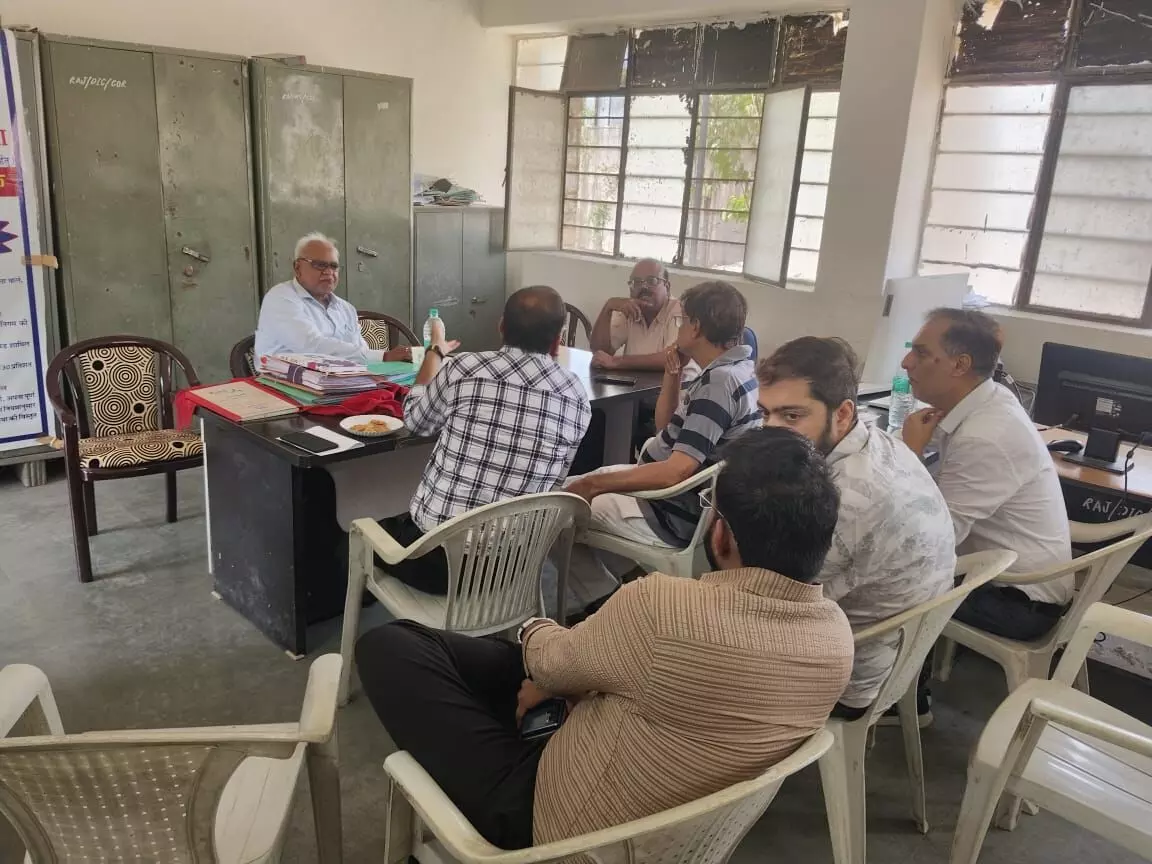 उद्यमियों को राहत प्रदान करने हेतु नीतियों में किए गए सरलीकरण एवं नवीन ऋण योजनाओं की बैठक आयोजित उद्यमियों को राहत प्रदान करने हेतु नीतियों में किए गए सरलीकरण एवं नवीन ऋण योजनाओं की बैठक आयोजित