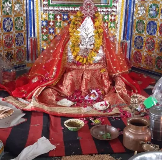 मंदिर शिखर पर कलश स्थापना व सामूहिक विवाह सम्मेलन धानेश्वर में मंदिर शिखर पर कलश स्थापना व सामूहिक विवाह सम्मेलन धानेश्वर में