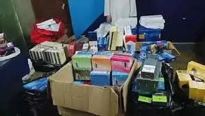 सूरत में 36 लाख की ई-सिगरेट और विदेशी सिगरेट जब्त सूरत में 36 लाख की ई-सिगरेट और विदेशी सिगरेट जब्त