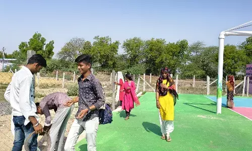 बास्केटबॉल कोर्ट के तार फेसिंग की रिपेयरिंग कर सुरक्षा का लिया संकल्प