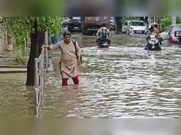 महाराष्ट्र-कर्नाटक में तबाही,घरों में पानी...सड़कें बंद; घरों में पानी...