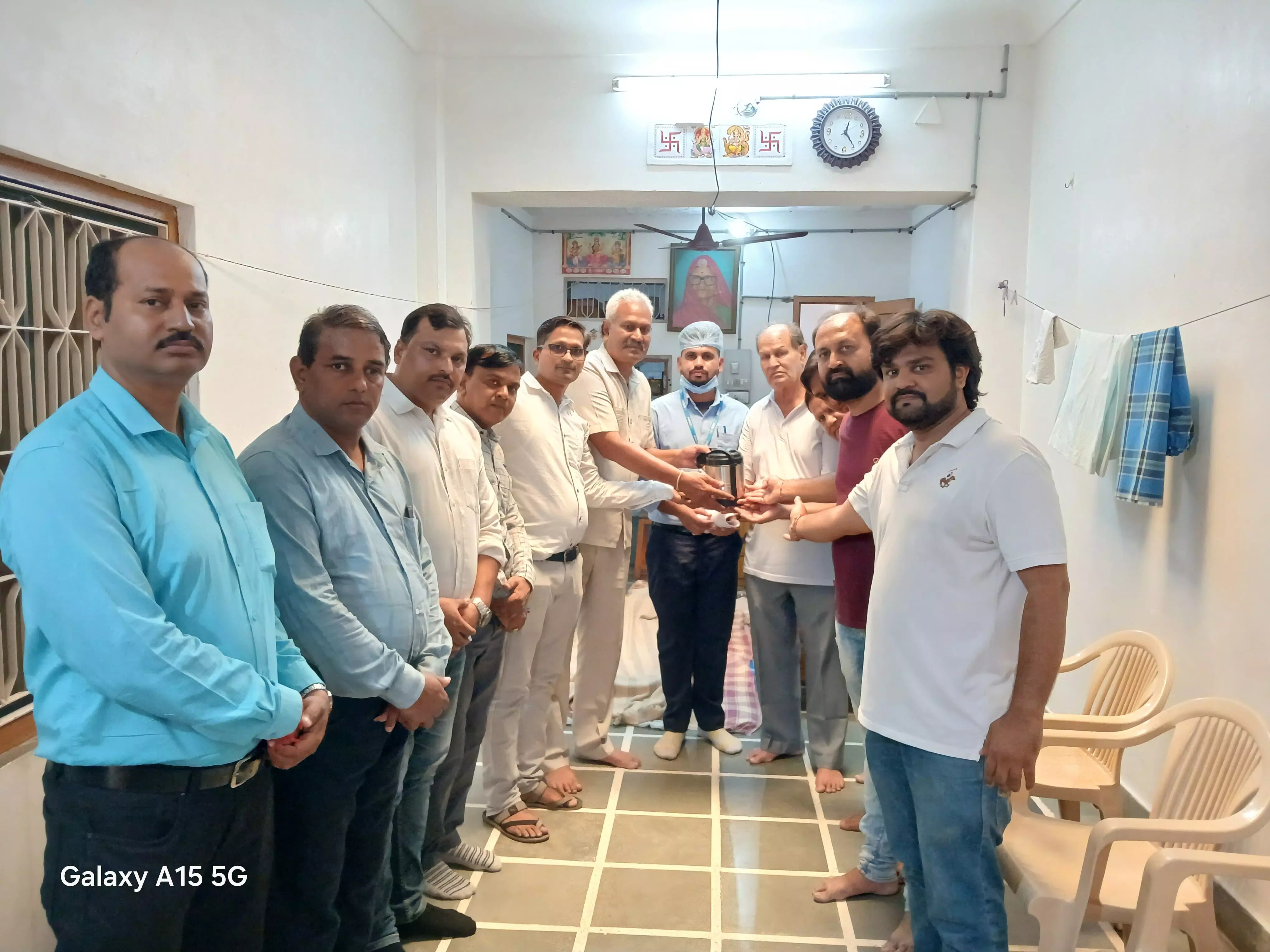 नेत्रदान महादान के संकल्प के तहत पुत्र ने के कराए पिता के नेत्रदान नंदावत परिवार द्वारा मरणोपरांत नेत्रदान नेत्रदान महादान के संकल्प के तहत पुत्र ने के कराए पिता के नेत्रदान नंदावत परिवार द्वारा मरणोपरांत नेत्रदान