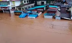 महाराष्ट्र-कर्नाटक में तबाही,घरों में पानी...सड़कें बंद; घरों में पानी...