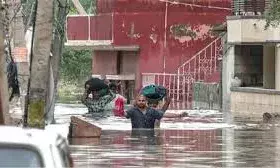 महाराष्ट्र-कर्नाटक में तबाही,घरों में पानी...सड़कें बंद; घरों में पानी...