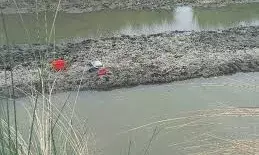 चूल्हे की मिट्टी लेने के लिए गईं चार बच्चियों की नदी में डूबने से मौत चूल्हे की मिट्टी लेने के लिए गईं चार बच्चियों की नदी में डूबने से मौत