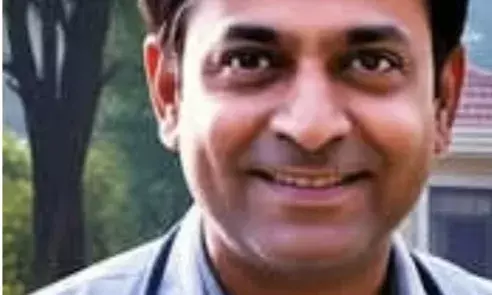 ICU में इलाज कर रहा डॉक्टर निकला पेंटर