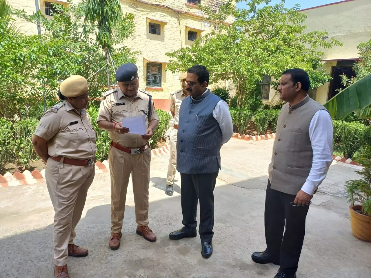 जिला एवं सेशन न्यायाधीश ने किया जिला कारागृह का आकस्मिक निरीक्षण जिला एवं सेशन न्यायाधीश ने किया जिला कारागृह का आकस्मिक निरीक्षण