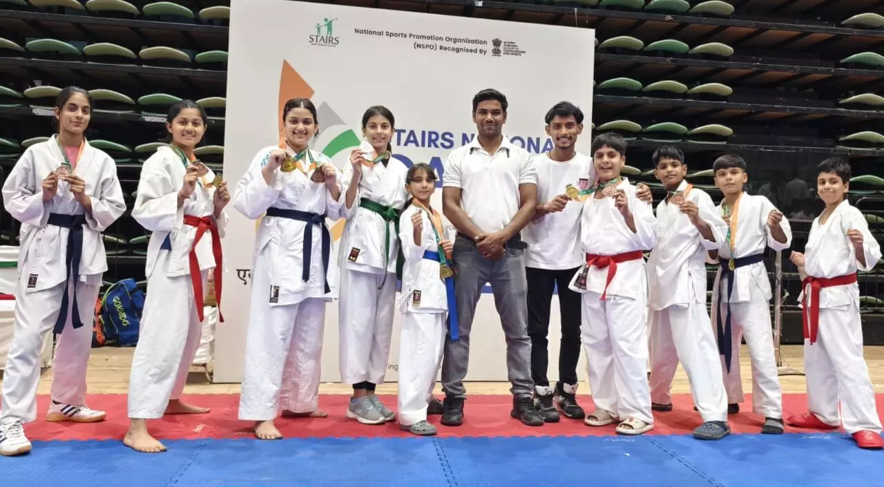 भीलवाड़ा के खिलाड़ियों ने नेशनल कराटे प्रतियोगिता में जीते 23 मेडल भीलवाड़ा के खिलाड़ियों ने नेशनल कराटे प्रतियोगिता में जीते 23 मेडल