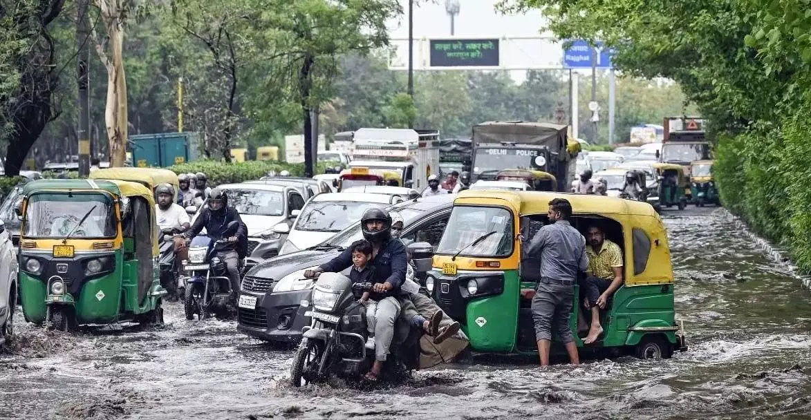 मानसून का इंतजार खत्म! 15 राज्यों में भारी बारिश की चेतावनी मानसून का इंतजार खत्म! 15 राज्यों में भारी बारिश की चेतावनी