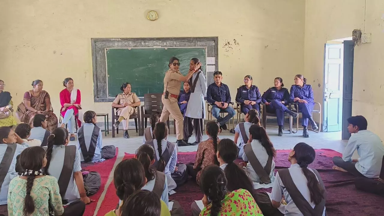 कालिका पेट्रोलिंग यूनिट ने दिया प्रशिक्षण कालिका पेट्रोलिंग यूनिट ने दिया प्रशिक्षण