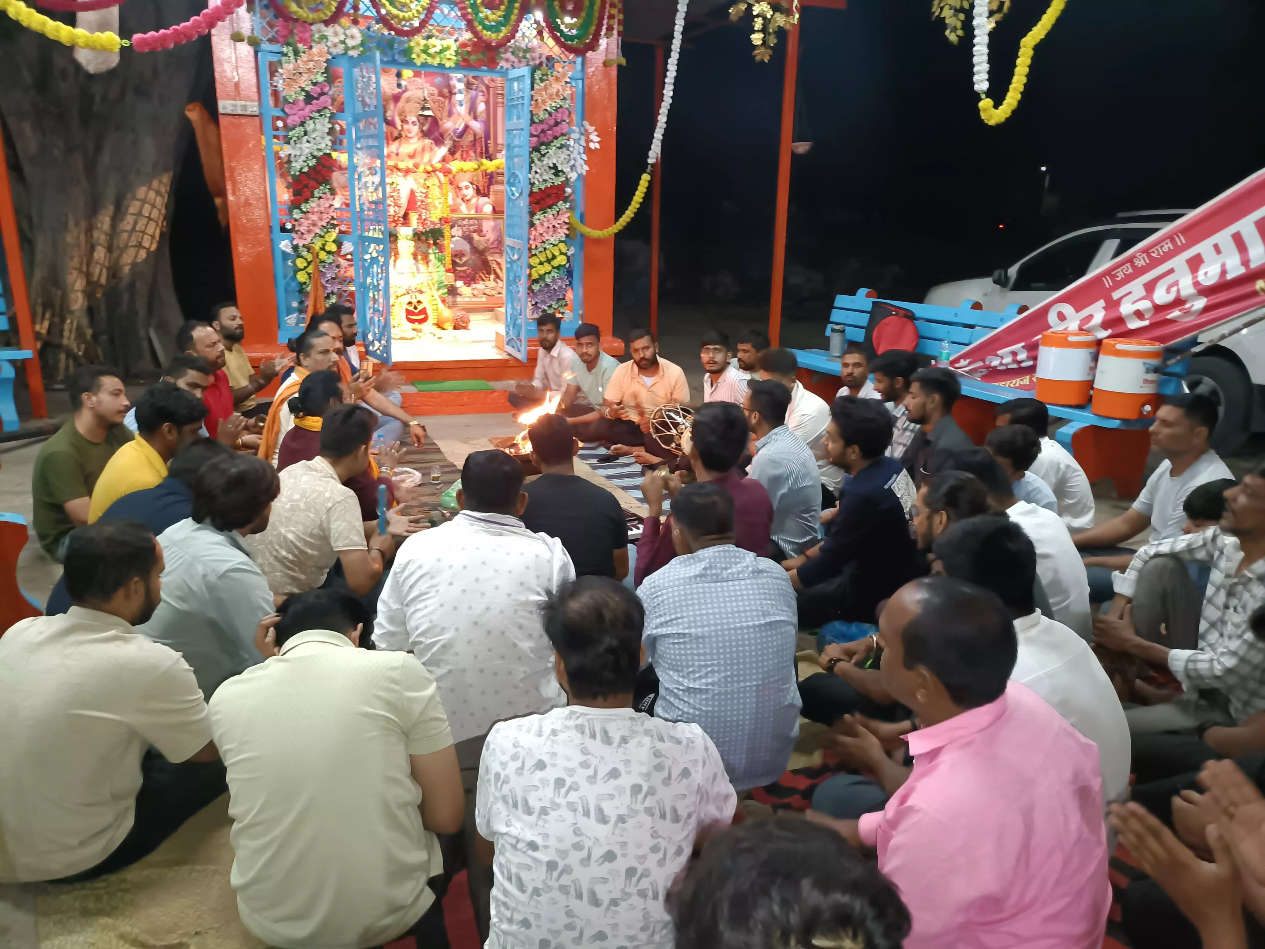 अनोखे भक्त:-सांवलिया जी दर्शन को बढ़ा कारवां तो अब जनसेवा के साथ गौसेवा भी कर रहे भक्त अनोखे भक्त:-सांवलिया जी दर्शन को बढ़ा कारवां तो अब जनसेवा के साथ गौसेवा भी कर रहे भक्त