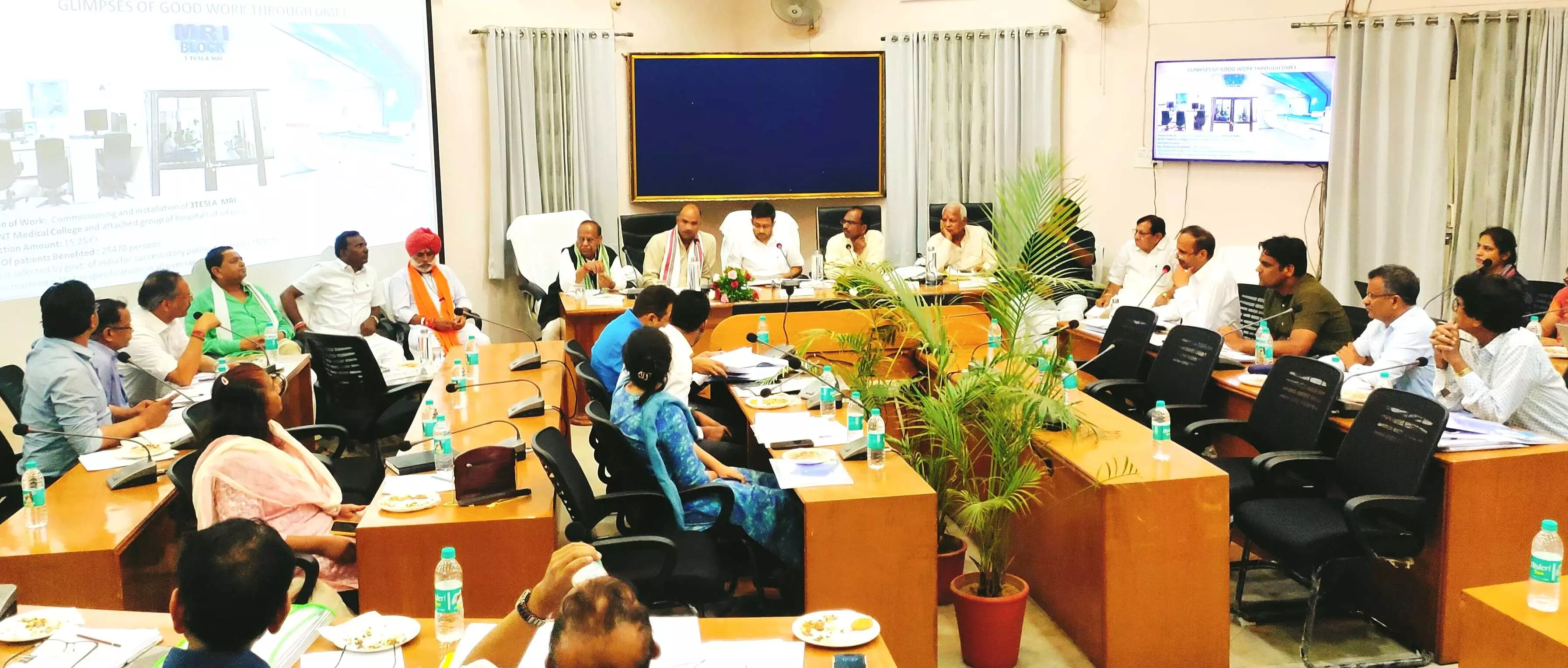 डिस्ट्रिक्ट माइनिंग फाउंडेशन ट्रस्ट की गवर्निंग कमेटी की हुई बैठक, 811 करोड़ के कार्यों का अनुमोदन डिस्ट्रिक्ट माइनिंग फाउंडेशन ट्रस्ट की गवर्निंग कमेटी की हुई बैठक, 811 करोड़ के कार्यों का अनुमोदन
