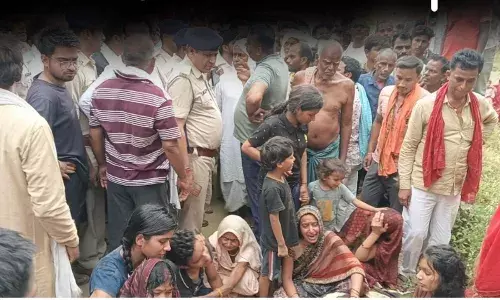 बजरी को लेकर सुबह-सुबह ताबड़तोड़ फायरिंग, 3 लोगों की हत्या, 2 की हालत गंभीर बजरी को लेकर सुबह-सुबह ताबड़तोड़ फायरिंग, 3 लोगों की हत्या, 2 की हालत गंभीर