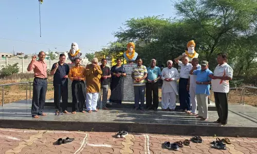 हुतात्मा प्रतापसिंह बारहठ को श्रद्धा-सुमन अर्पित किए