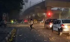 दिल्ली-एनसीआर में मौसम का रेड अलर्ट, अगले दो घंटे में भारी बारिश की चेतावनी
