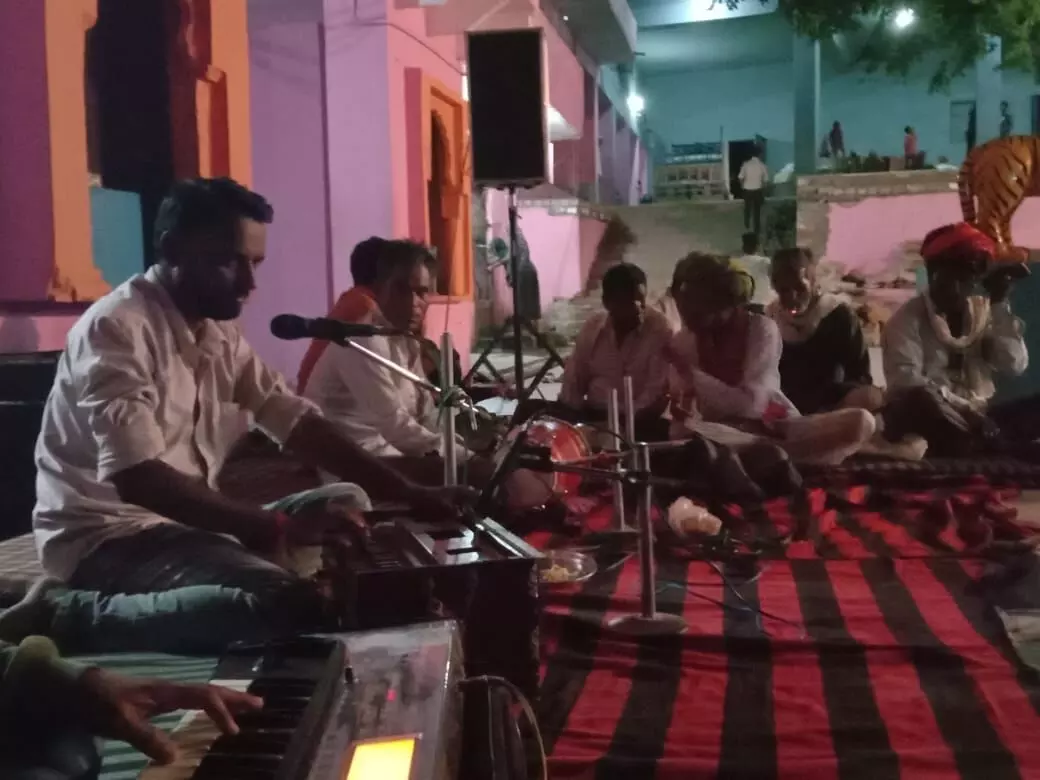 एक शाम मां चामुण्डा माता के नाम भजन संध्या का हुआ आयोजन