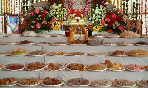 चारभुजा के 56 छप्पन भोग कि झांकी सजाई