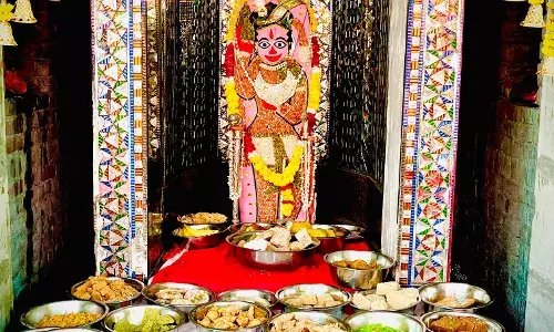 चंवरा के हनुमान जी को धराया छप्पन भोग, रात्रि में बही भजनों की सरिता