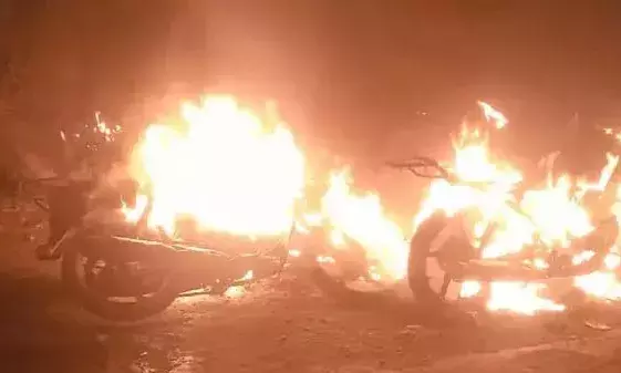 मंदिर जा रही लड़की से भाई के सामने छेड़छाड़, जबरदस्ती की कोशिश, तनाव के हालात