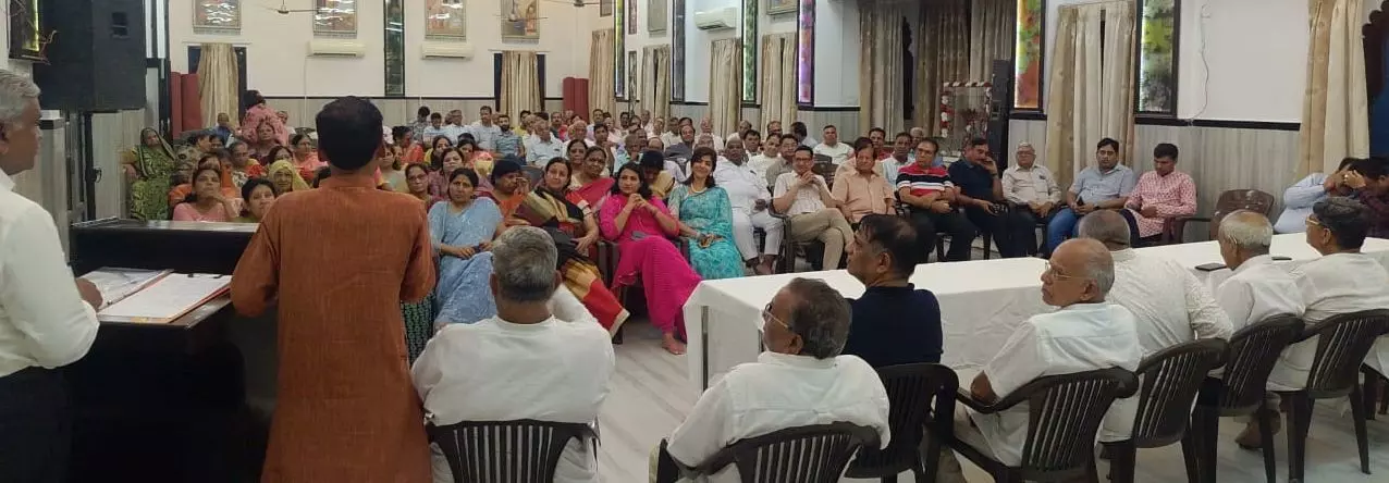 सकल दिगम्बर जैन समाज की बैठक सम्पन्न, चातुर्मास को लेकर बनी रूपरेखा सकल दिगम्बर जैन समाज की बैठक सम्पन्न, चातुर्मास को लेकर बनी रूपरेखा