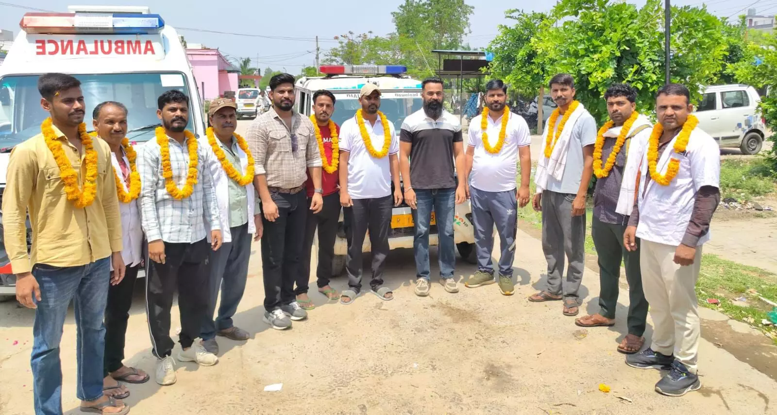 108 एम्बुलेंस कर्मियों ने मनाया पायलेट दिवस,भारतीय सेना को किया समर्पित