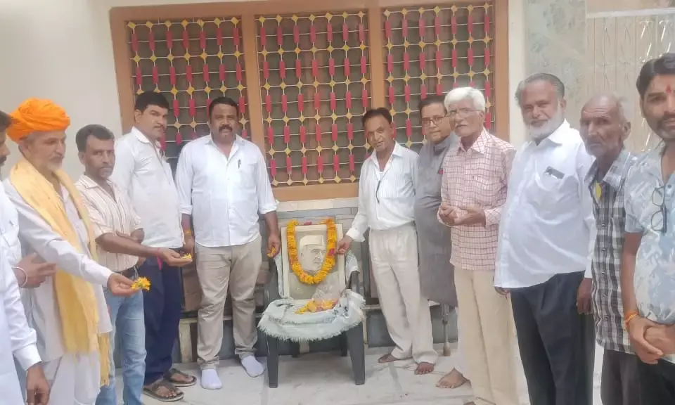 आमेट में भारत रत्न पंडित जवाहरलाल नेहरु की पुण्यतिथि मनाई