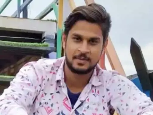 सड़क हादसे में एक युवक की मौत, एक गंभीर घायल सड़क हादसे में एक युवक की मौत, एक गंभीर घायल