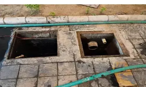 मजदूरों को सेप्टिक टैंक में उतारा, जहरीली गैस से दम घुटा, चार की मौत मजदूरों को सेप्टिक टैंक में उतारा, जहरीली गैस से दम घुटा, चार की मौत