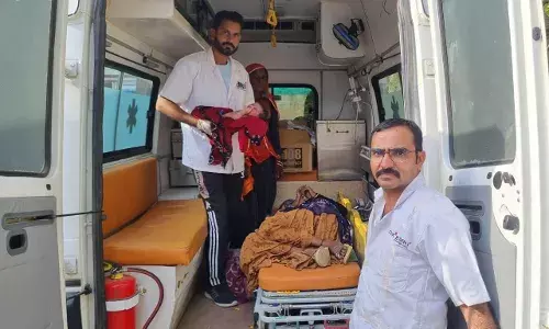 108 एम्बुलेंस ने पायलट डे पर सेवा बस्ती की महिला का सुरक्षित प्रसव करवाया 108 एम्बुलेंस ने पायलट डे पर सेवा बस्ती की महिला का सुरक्षित प्रसव करवाया
