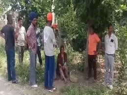 ट्रांसपोर्ट नगर के पास क्वार्टर्स में पड़ा मिला सड़ा-गला शव ट्रांसपोर्ट नगर के पास क्वार्टर्स में पड़ा मिला सड़ा-गला शव