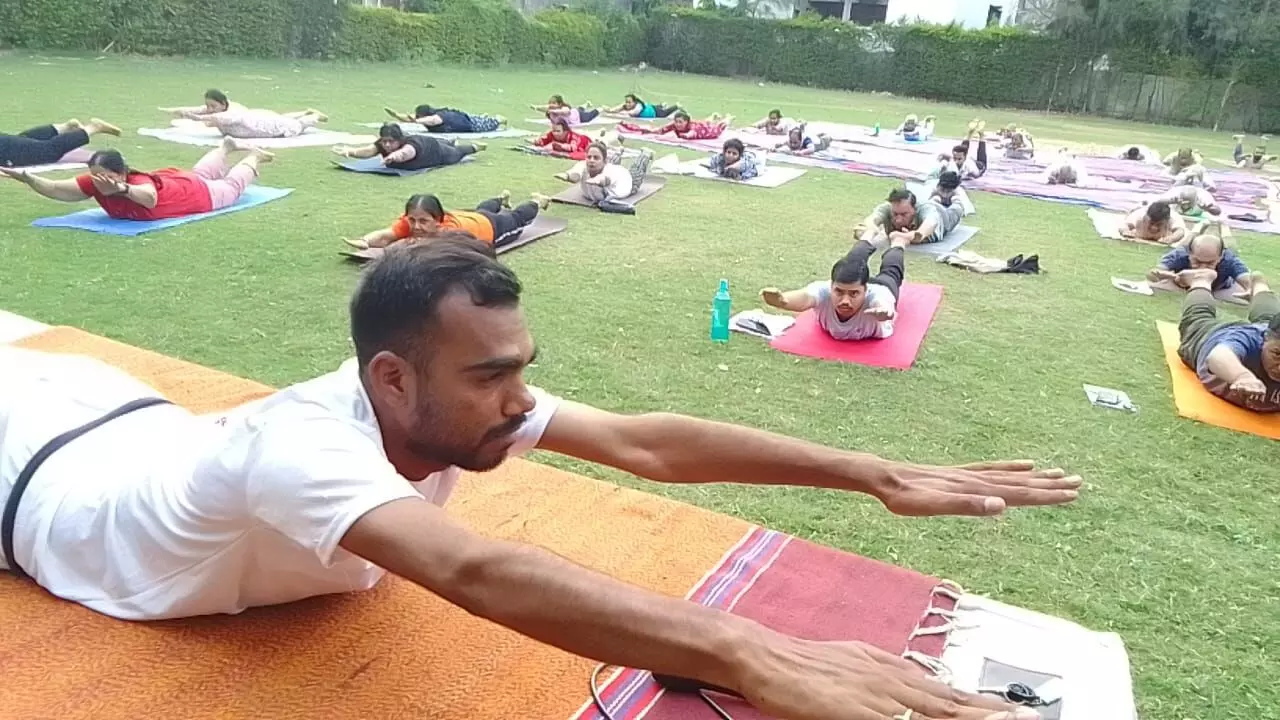 महाराणा प्रताप जयंती पर गर्म जोश एवं जयघोषों के साथ हुआ योगाभ्यास महाराणा प्रताप जयंती पर गर्म जोश एवं जयघोषों के साथ हुआ योगाभ्यास
