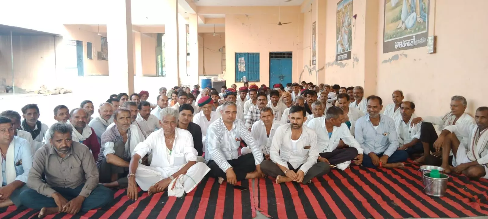 अफीम किसानों की त्रिवेणी में हुई बैठक, मुआवजा नहीं मिलेगा तो नहीं होगा डोडा निष्टीकरण अफीम किसानों की त्रिवेणी में हुई बैठक, मुआवजा नहीं मिलेगा तो नहीं होगा डोडा निष्टीकरण